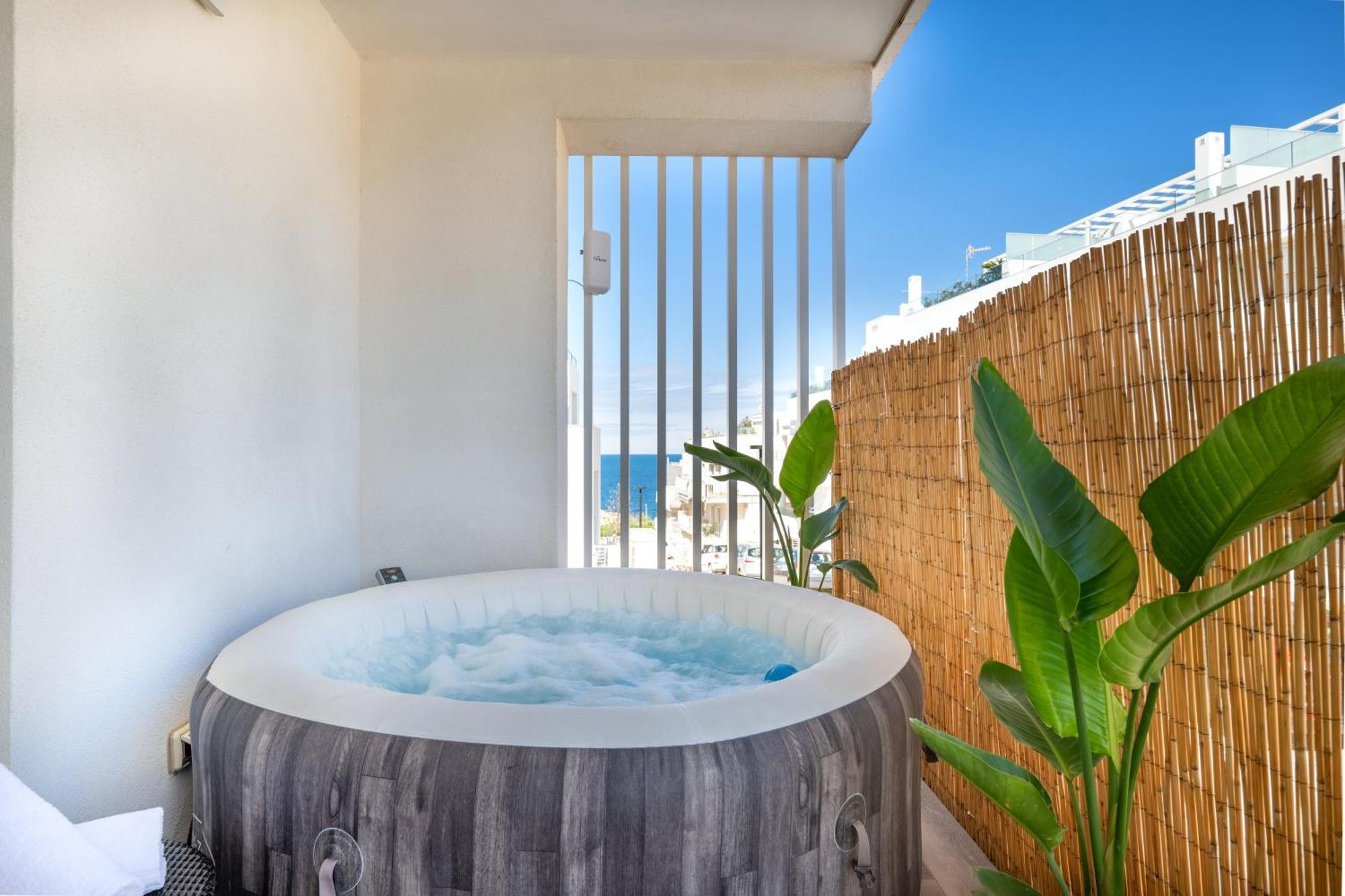 Exclusive Deluxe Apt Up To 6 People & Heated Tub Polignano a Mare Exteriér fotografie