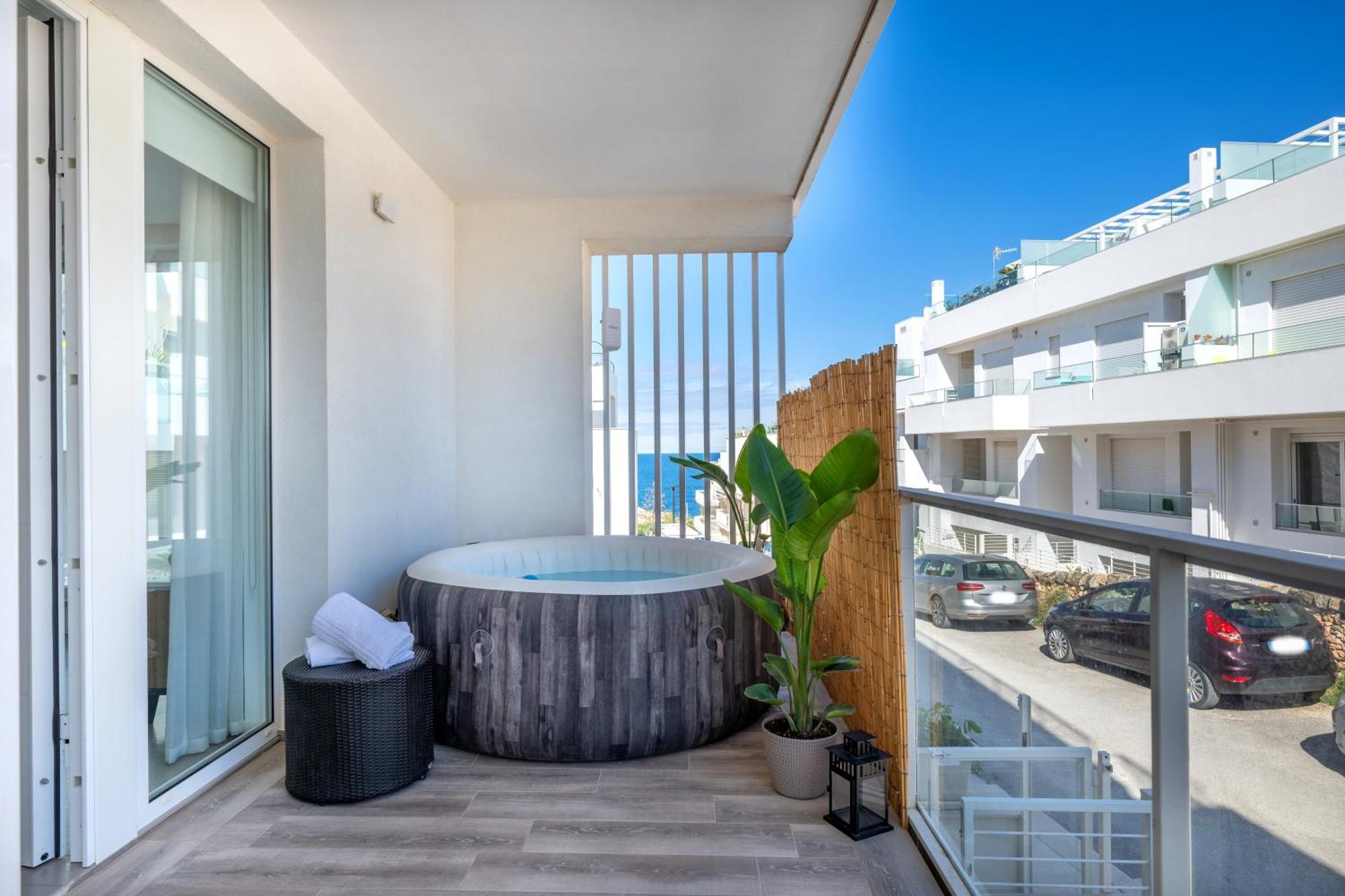Exclusive Deluxe Apt Up To 6 People & Heated Tub Polignano a Mare Exteriér fotografie